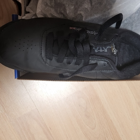 Reebok sneakers size 7 - Picture 2 of 3